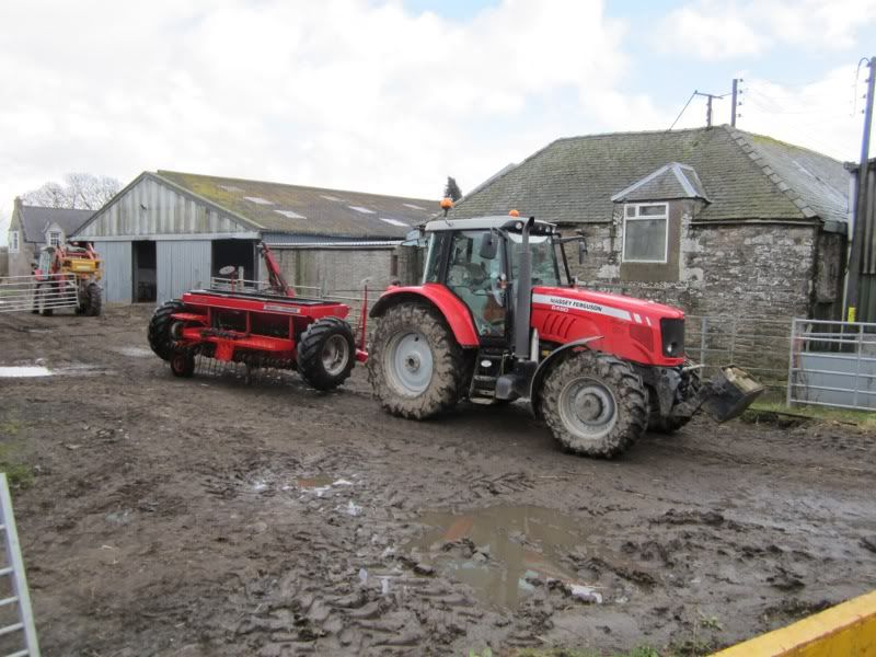 Massey6480withMassey500Drill4thApril20114.jpg