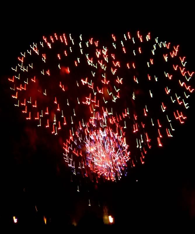 loveheartfirework.jpg