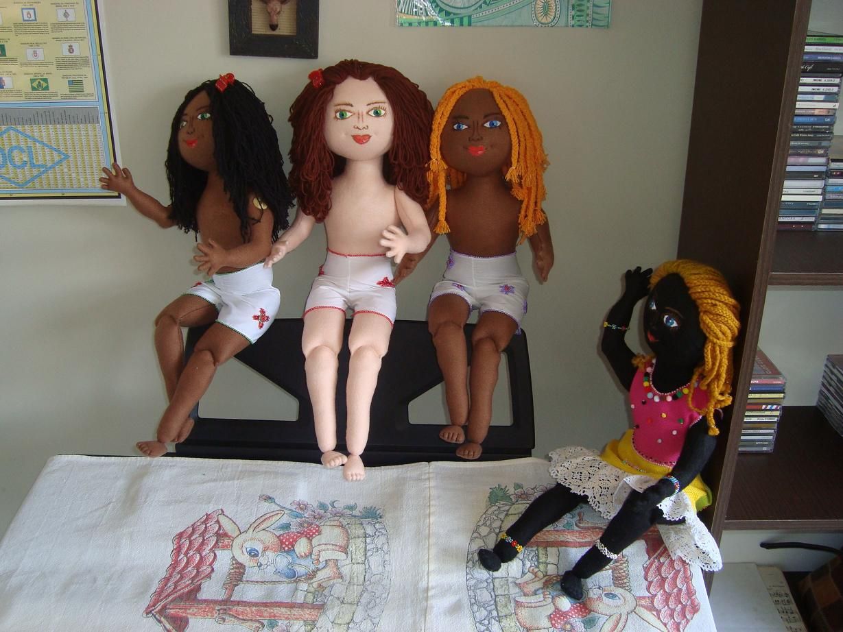 Готовы шорты куклам