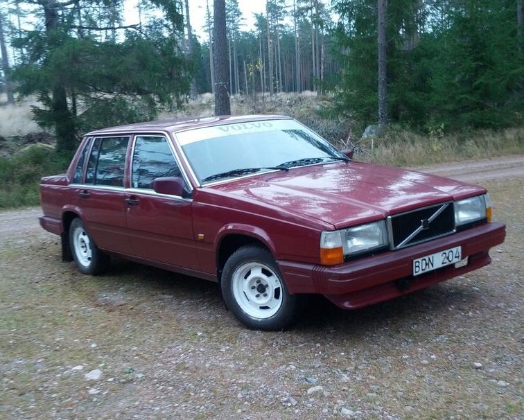 http://i169.photobucket.com/albums/u233/LodisLudde/volvotillgaraget2.jpg