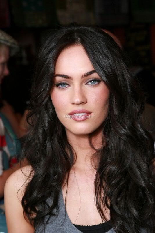 Re Megan Fox's MakeUp Looks any idea about the makeup here